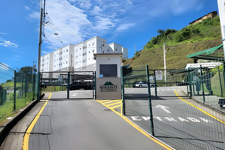 Apê 5/304 - Vista para Serra em Condomínio Fechado