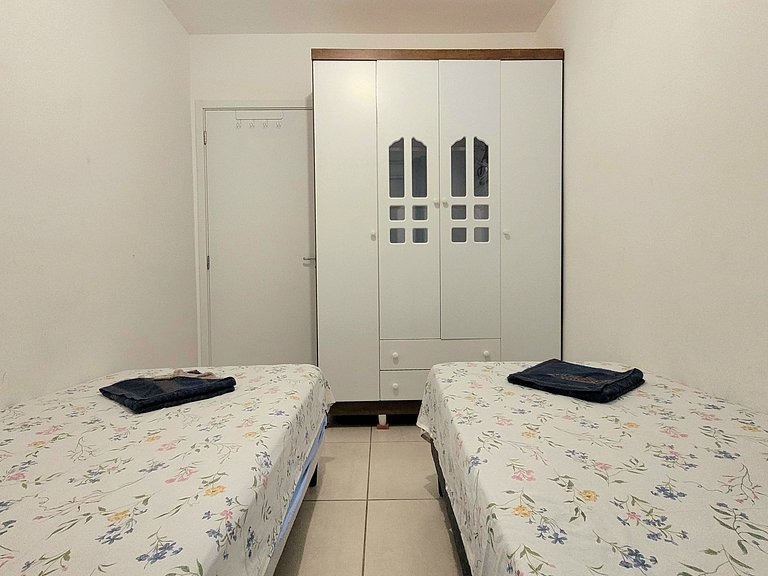 Apê 5/101 - Tranquilo e Confortável em Condomínio