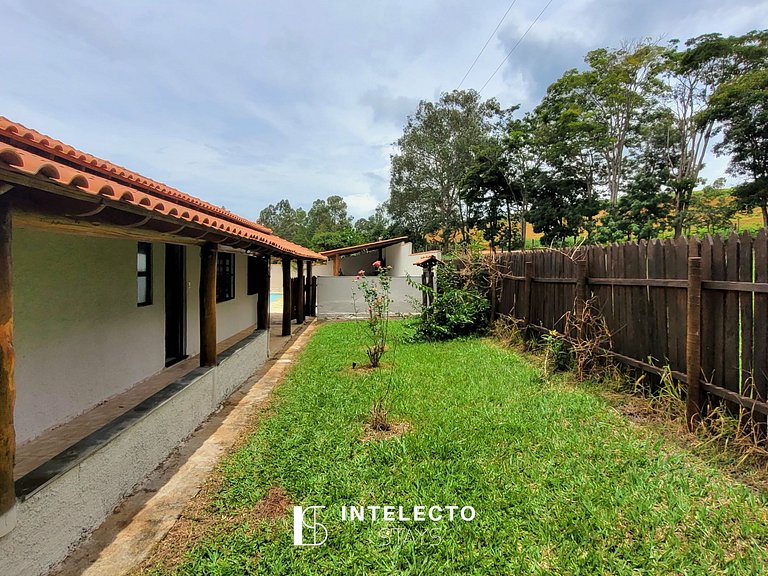 Sítio c/ Piscina, Churrasqueira e Sala de Jogos