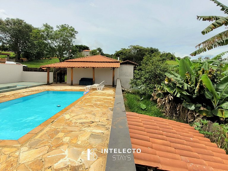 Sítio c/ Piscina, Churrasqueira e Sala de Jogos
