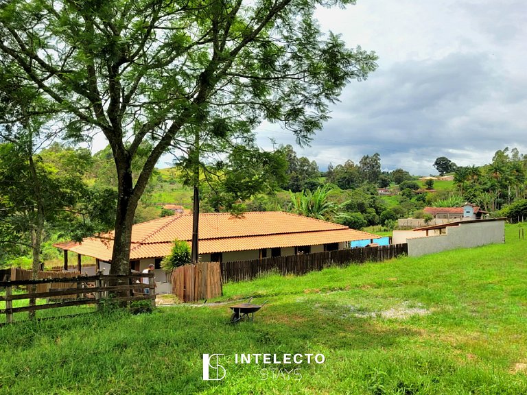 Sítio c/ Piscina, Churrasqueira e Sala de Jogos