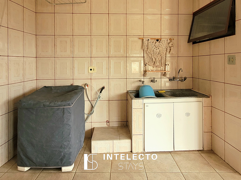 Casa Amarela -04 quartos, vista TOP, churrasqueira