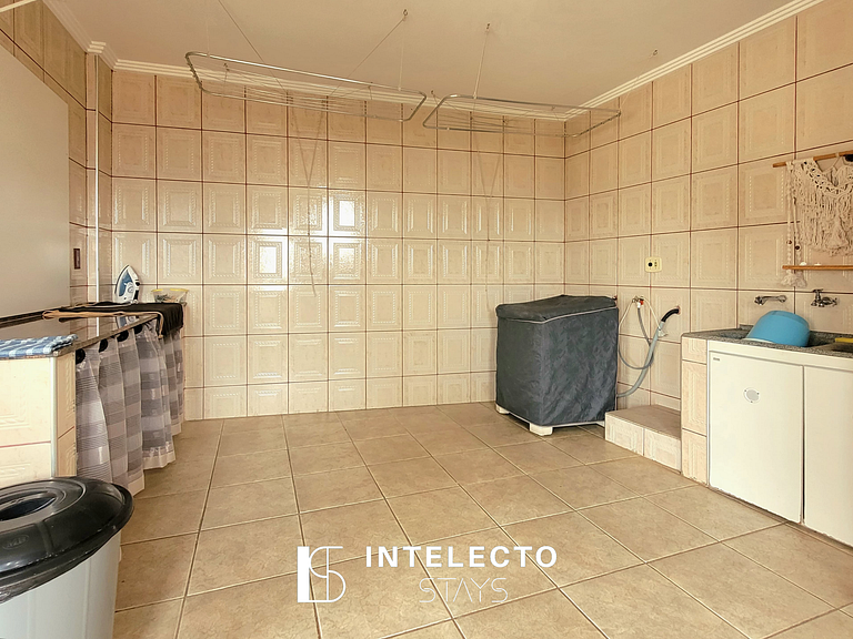 Casa Amarela -04 quartos, vista TOP, churrasqueira