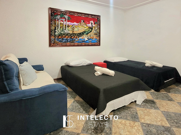 Casa Amarela -04 quartos, vista TOP, churrasqueira