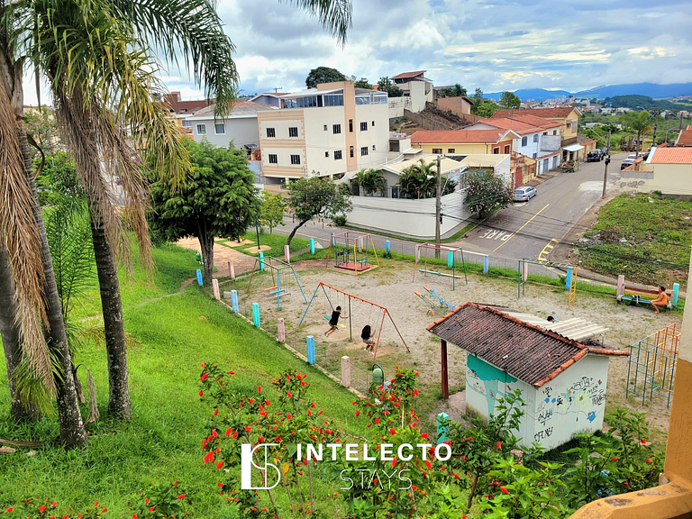 Casa Amarela -04 quartos, vista TOP, churrasqueira
