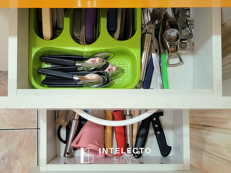 Casa Amarela -04 quartos, vista TOP, churrasqueira