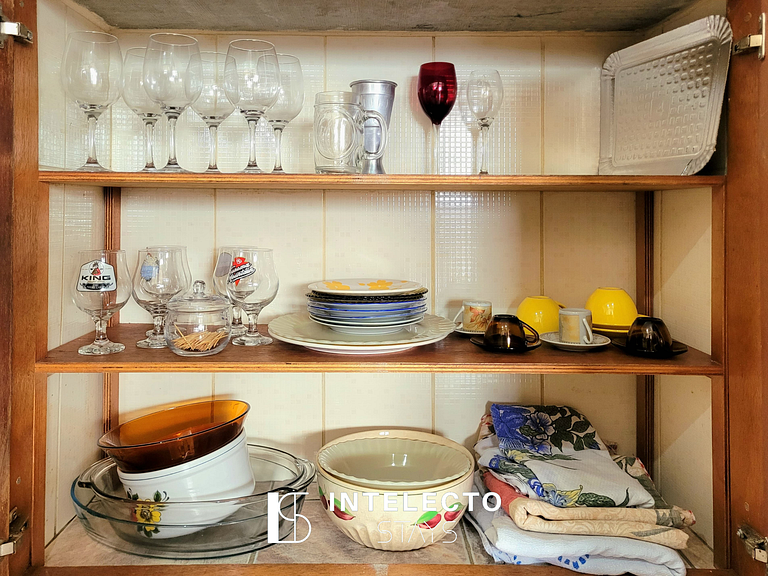 Casa Amarela -04 quartos, vista TOP, churrasqueira