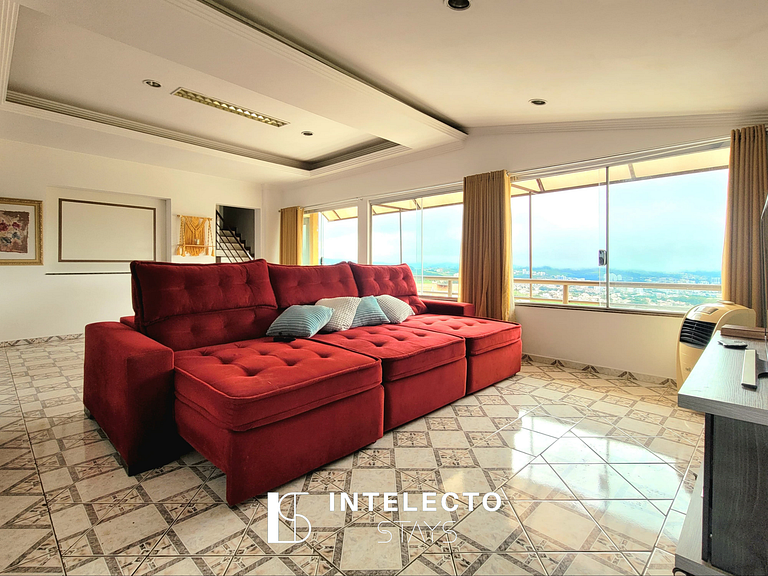 Casa Amarela -04 quartos, vista TOP, churrasqueira