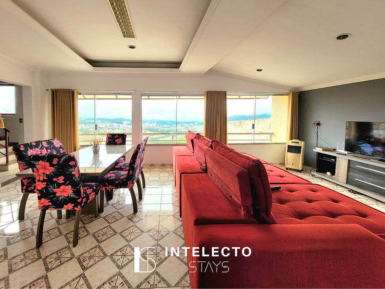 Casa Amarela -04 quartos, vista TOP, churrasqueira