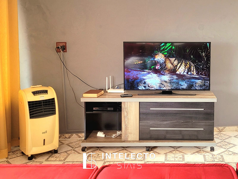 Casa Amarela -04 quartos, vista TOP, churrasqueira