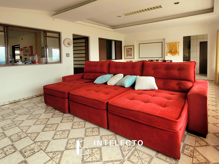 Casa Amarela -04 quartos, vista TOP, churrasqueira