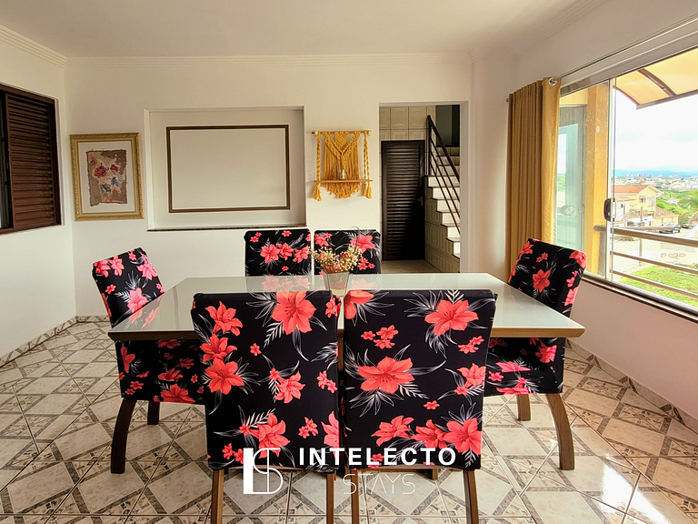 Casa Amarela -04 quartos, vista TOP, churrasqueira