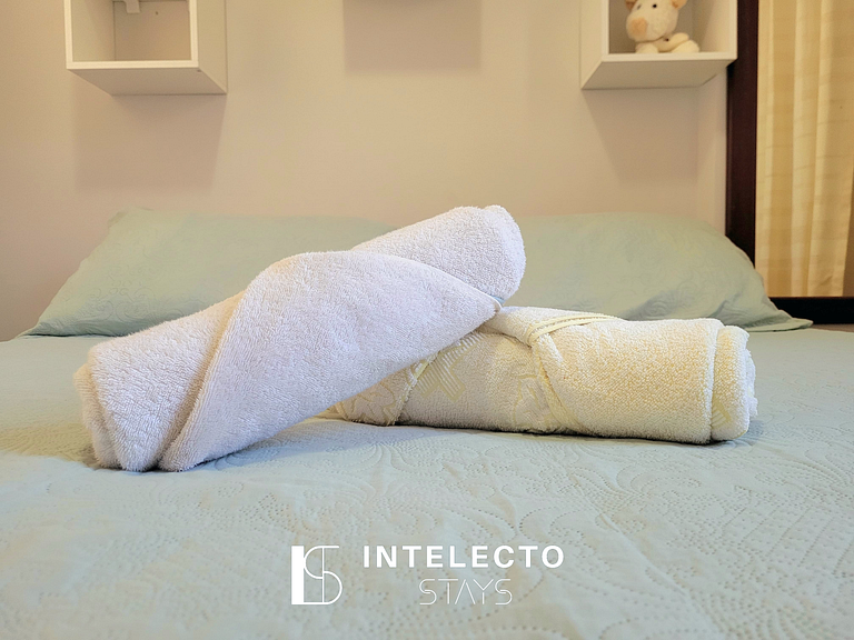 Apê Área Central, lindo, com varanda e 2 qtos