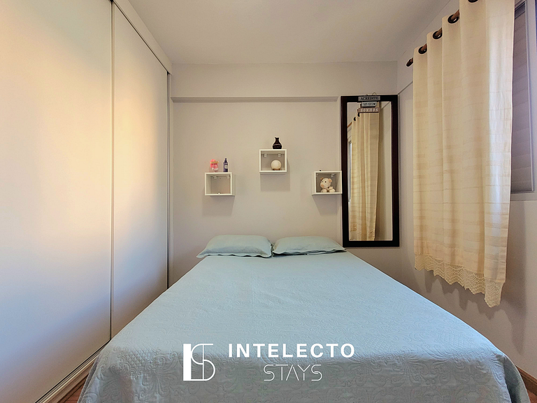 Apê Área Central, lindo, com varanda e 2 qtos