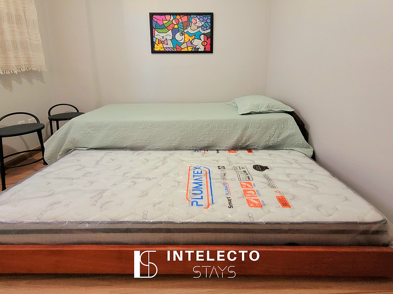 Apê Área Central, lindo, com varanda e 2 qtos