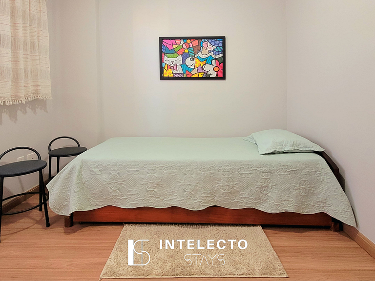 Apê Área Central, lindo, com varanda e 2 qtos