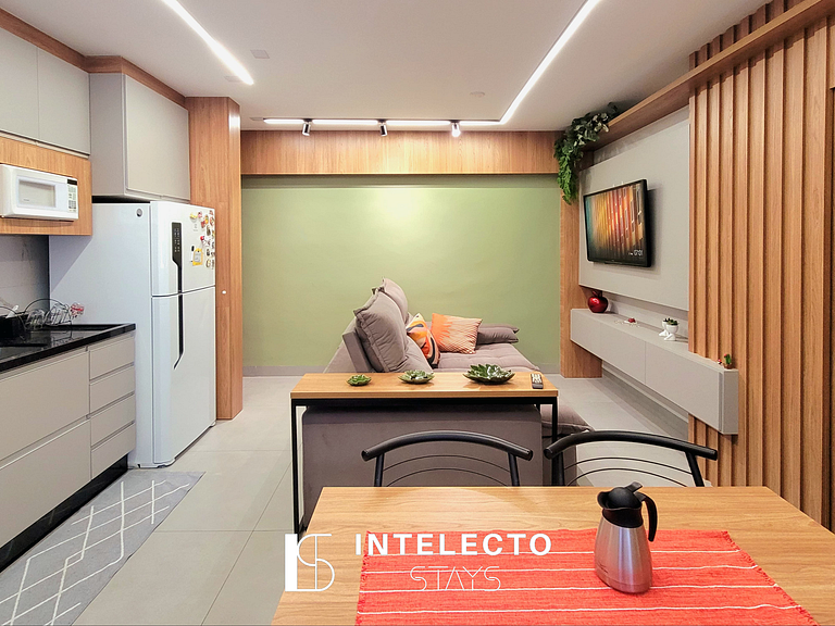 Apê Área Central, lindo, com varanda e 2 qtos