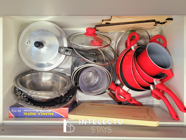 Apê Área Central, lindo, com varanda e 2 qtos