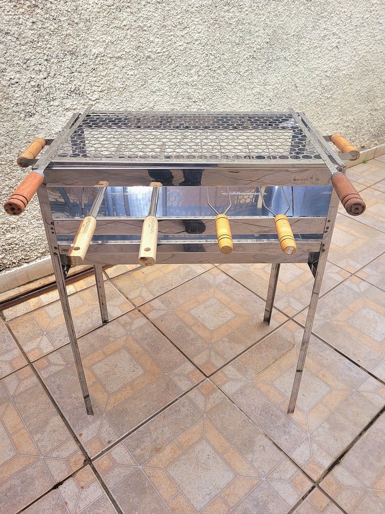 Casa Amarela -04 quartos, vista TOP, churrasqueira