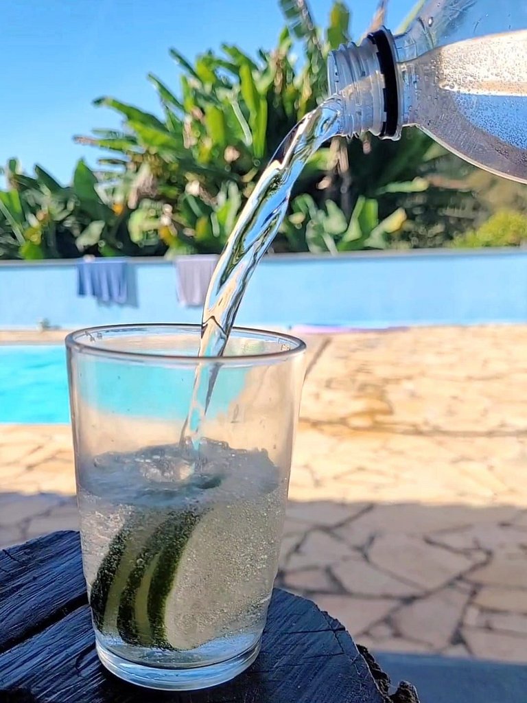 Sítio c/ Piscina, Churrasqueira e Sala de Jogos