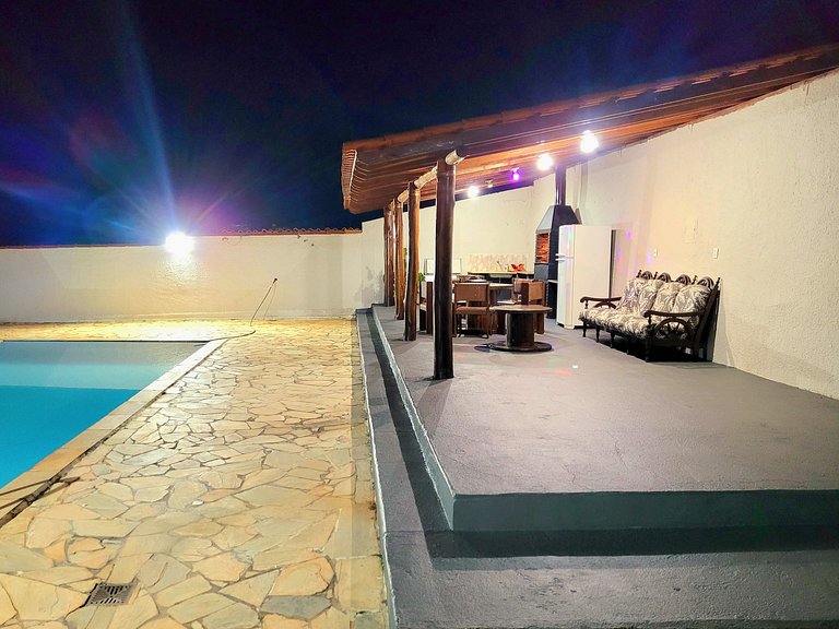 Sítio c/ Piscina, Churrasqueira e Sala de Jogos