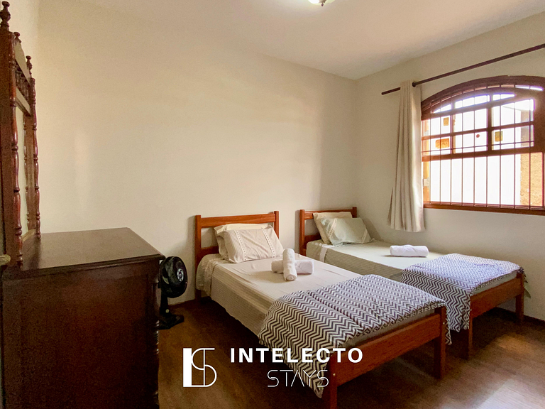 Vista Top - Casa prox centro 3Qts c/ churrasqueira