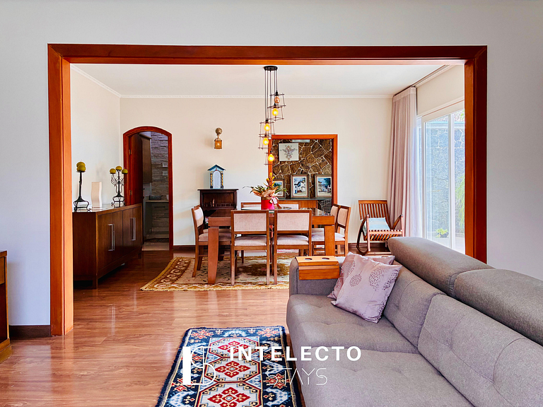 Vista Top - Casa prox centro 3Qts c/ churrasqueira