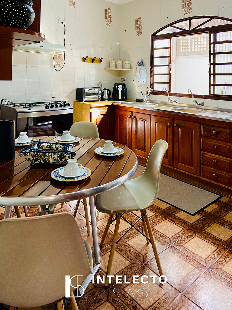 Vista Top - Casa prox centro 3Qts c/ churrasqueira