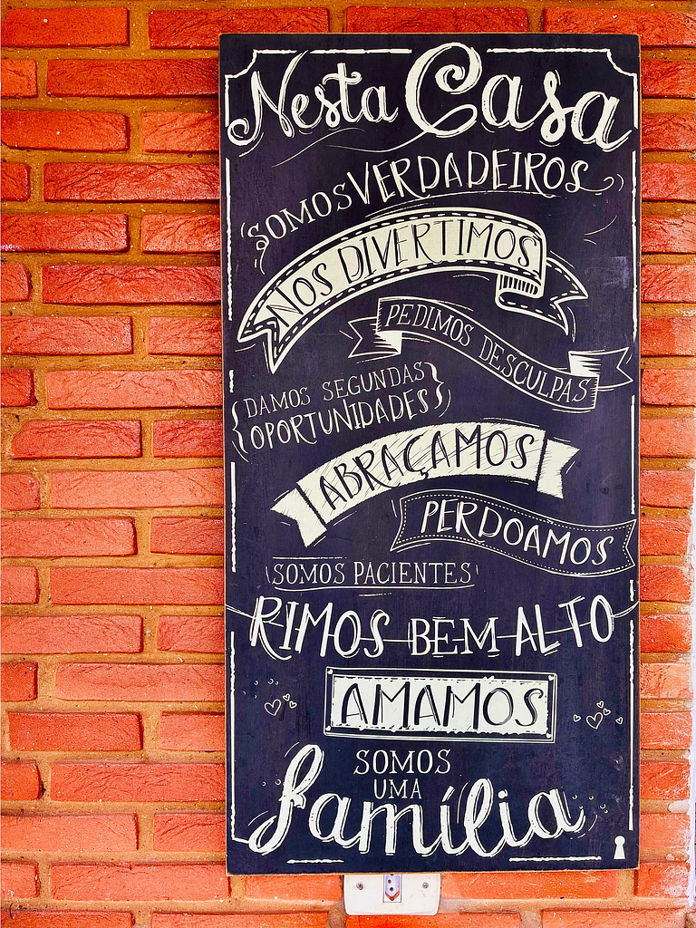 Vista Top - Casa prox centro 3Qts c/ churrasqueira