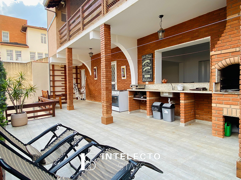 Vista Top - Casa prox centro 3Qts c/ churrasqueira