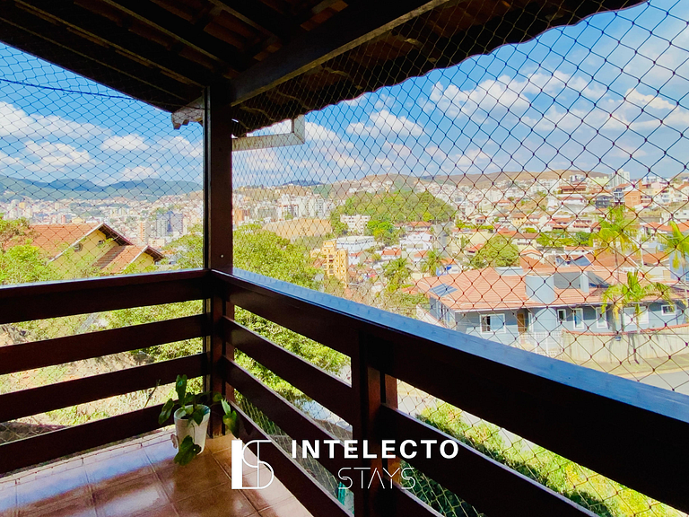 Vista Top - Casa prox centro 3Qts c/ churrasqueira