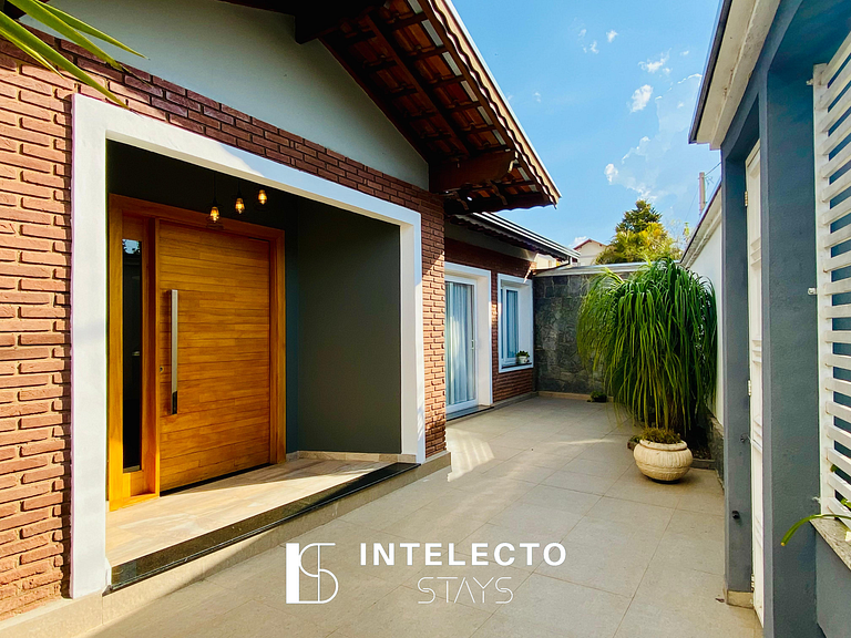 Vista Top - Casa prox centro 3Qts c/ churrasqueira