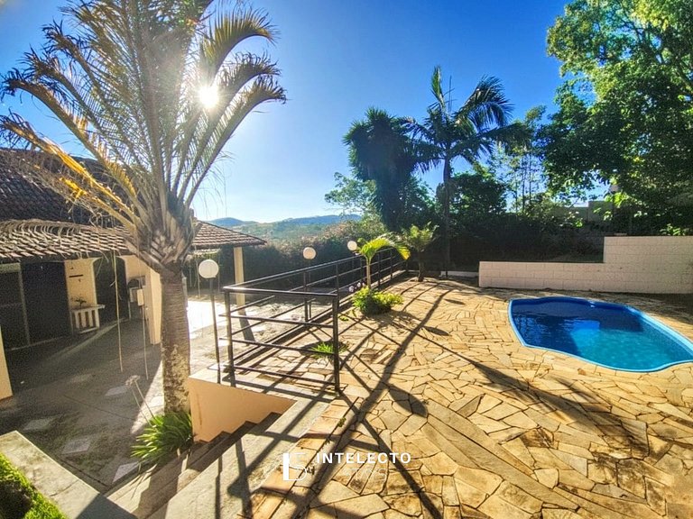 Chácara c/ Piscina, Churrasqueira com vista linda