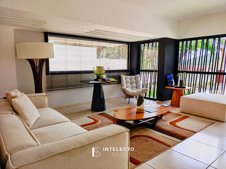 Apê c/Piscina, varanda com Churrasq/prox PUC