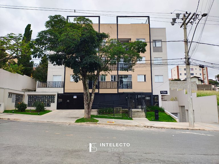 Apê c/Piscina, varanda com Churrasq/prox PUC