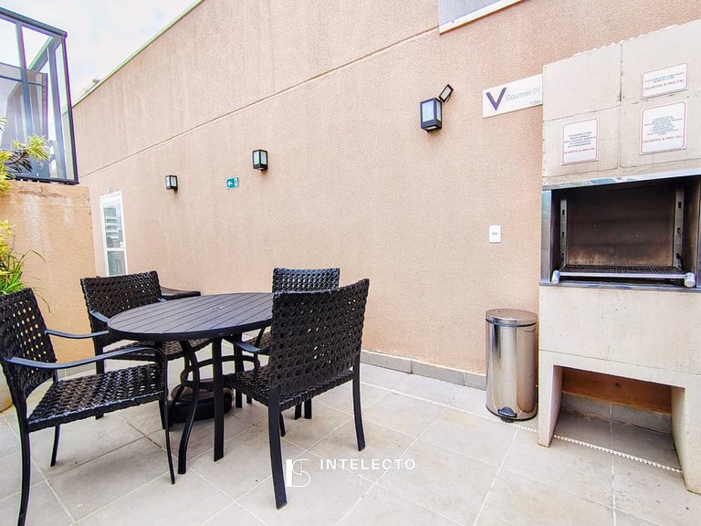 Apê c/Piscina, varanda com Churrasq/prox PUC