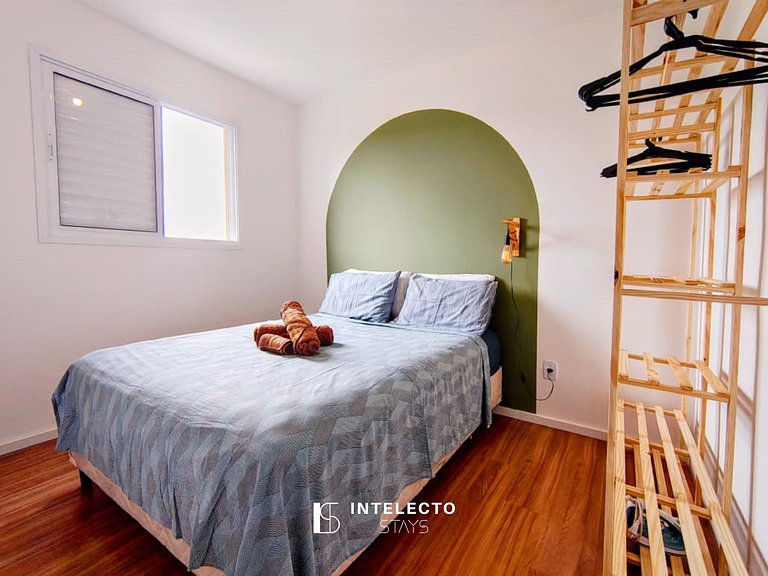 Apê c/Piscina, varanda com Churrasq/prox do Centro