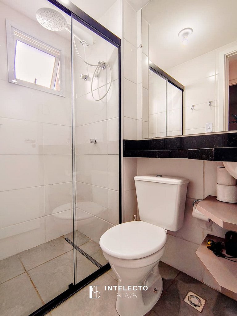 Apê c/Piscina, varanda com Churrasq/prox do Centro