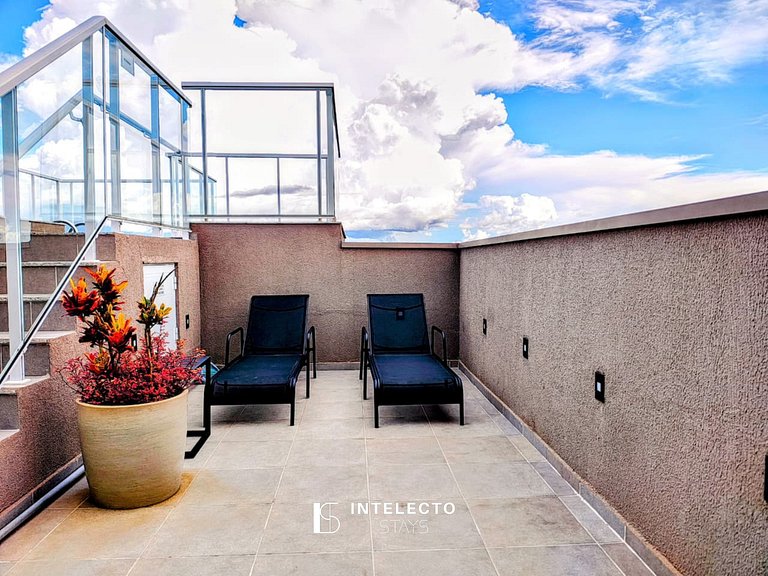 Apê c/Piscina, varanda com Churrasq/prox do Centro