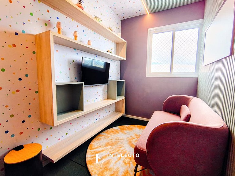 Apê c/Piscina, varanda com Churrasq/prox do Centro