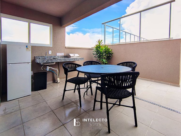 Apê c/Piscina, varanda com Churrasq/prox do Centro