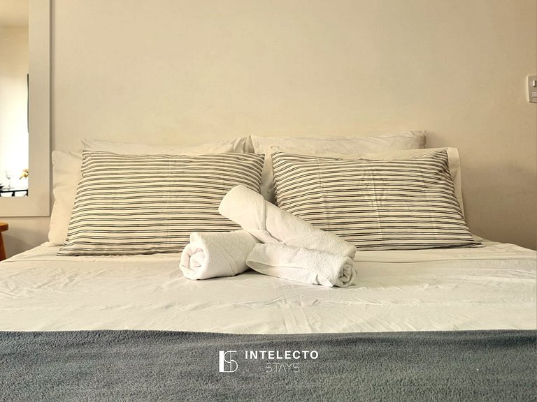 Ap 309• Central, Piscina, Acad, Ar Cond. Jacuzzi