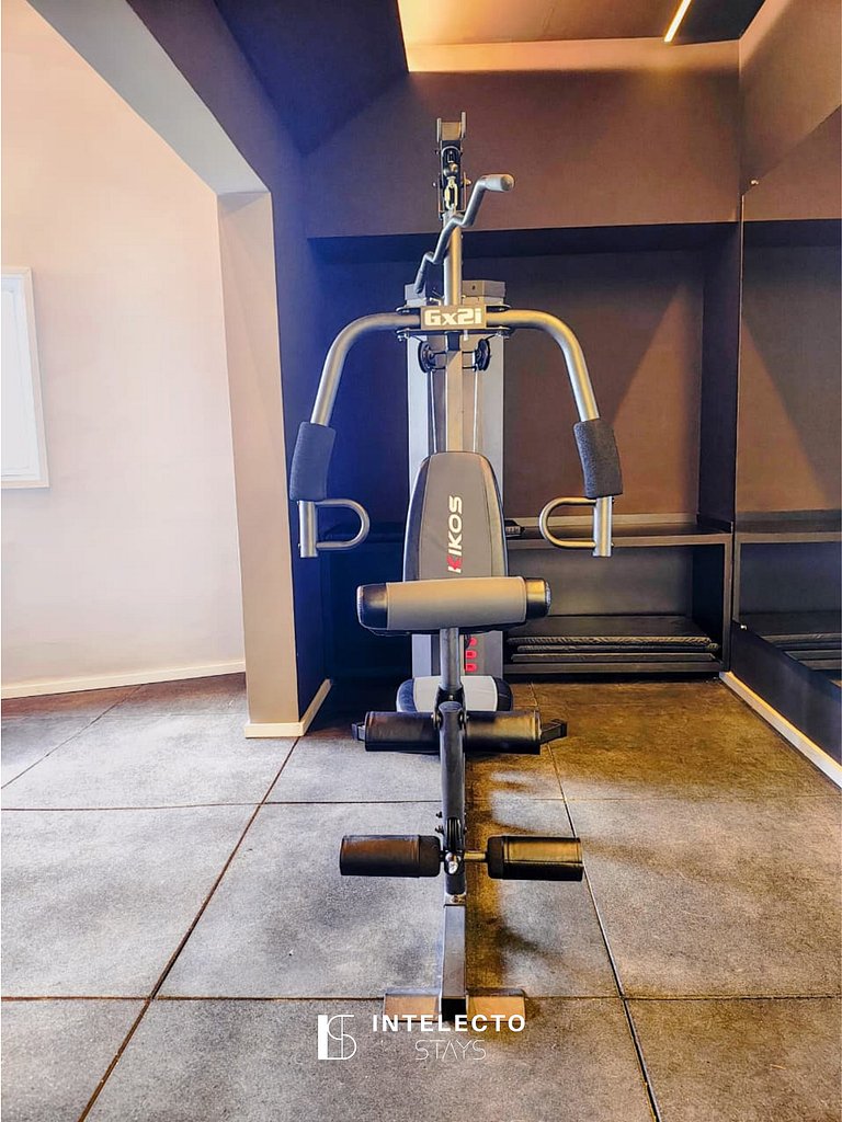 Apê c/Piscina, varanda com Churrasq/prox do Centro