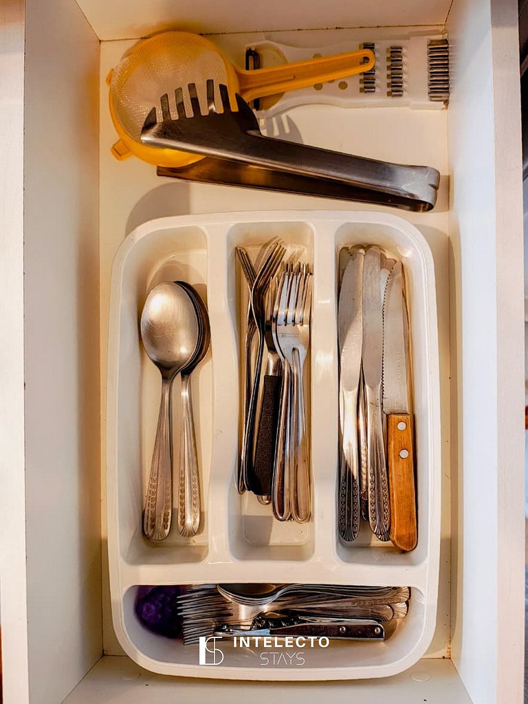 Apê c/Piscina, varanda com Churrasq/prox do Centro