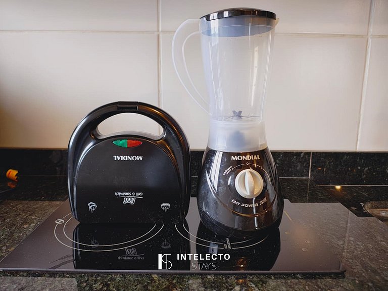 Apê c/Piscina, varanda com Churrasq/prox do Centro