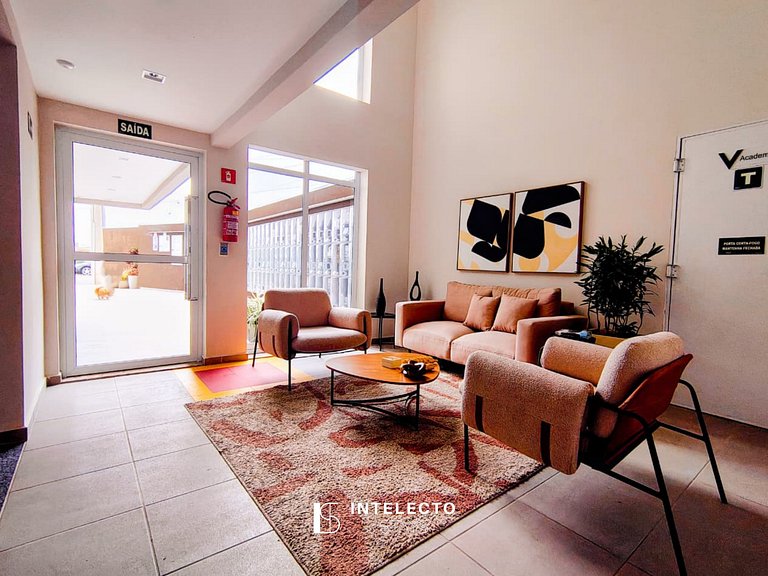 Apê c/Piscina, varanda com Churrasq/prox do Centro