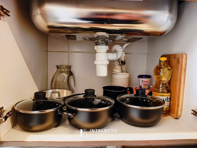 Apê c/Piscina, varanda com Churrasq/prox do Centro