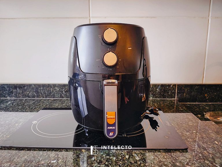 Apê c/Piscina, varanda com Churrasq/prox do Centro