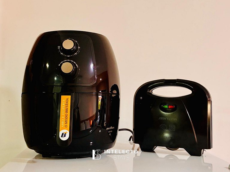 Ap 213 • Central, Piscina, Academia, Ar Cond.