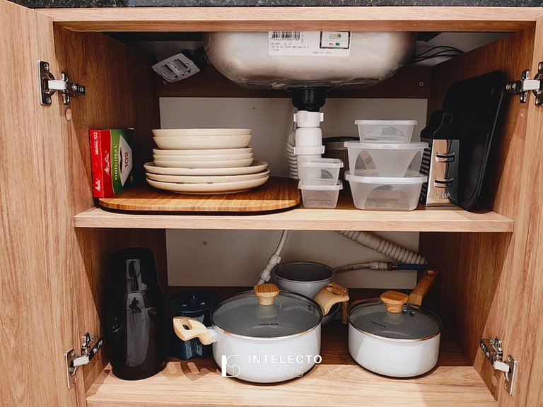 GO937-Apê 33. Studio no coração de Poços c/ar cond